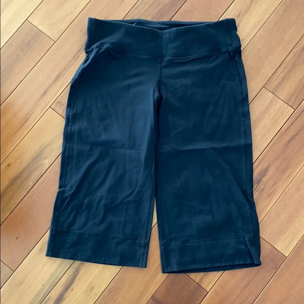 Lululemon clam diggers
